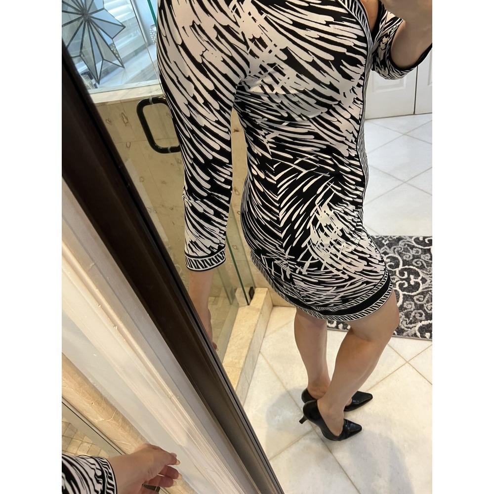 BCBGMAXAZRIA Marilyn Monroe Vibe Sexy Sheath Dress XS Black White CLN63P05 - Picture 6 of 12